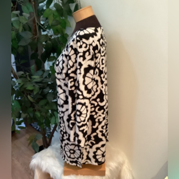 INC International Concepts black and white beaded detail blouse Large - Picture 2 of 13